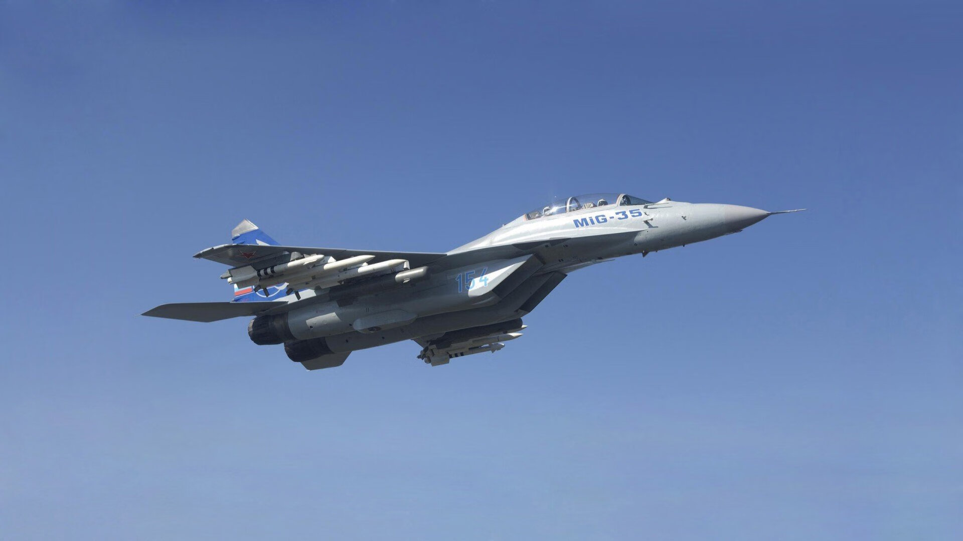 “尼古拉斯·桑特基的精准踢球技巧,推动阿根廷美洲狮队迎接世界挑战”