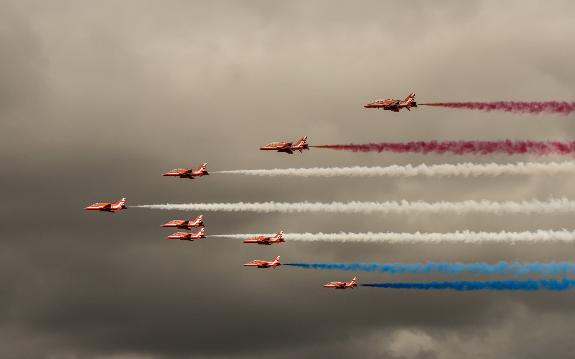 科斯男子200米仰泳决赛表现亮眼，男子两百米仰泳