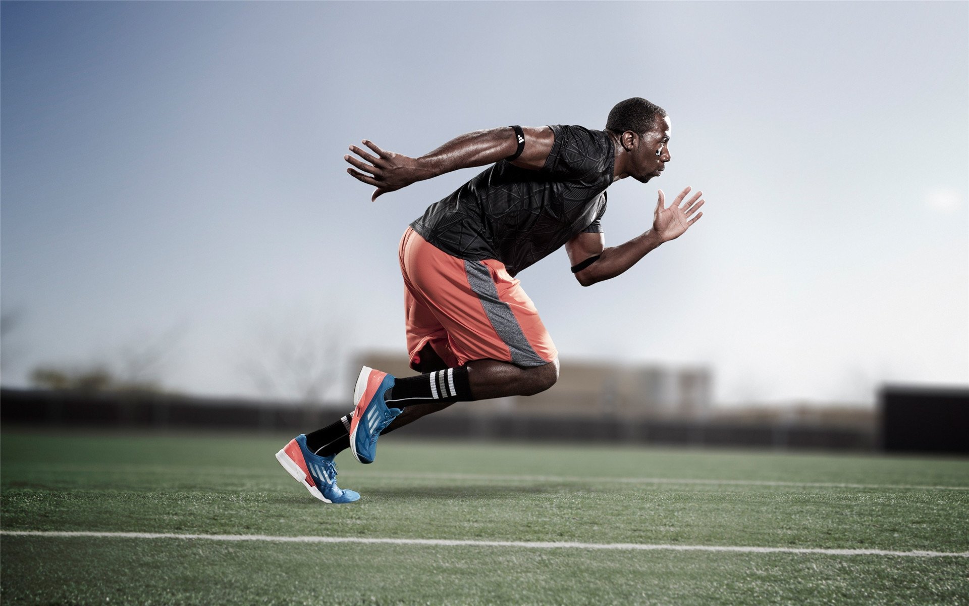 绿色环保篮球场地在全国范围内推广实施，篮球场环氧地坪图片